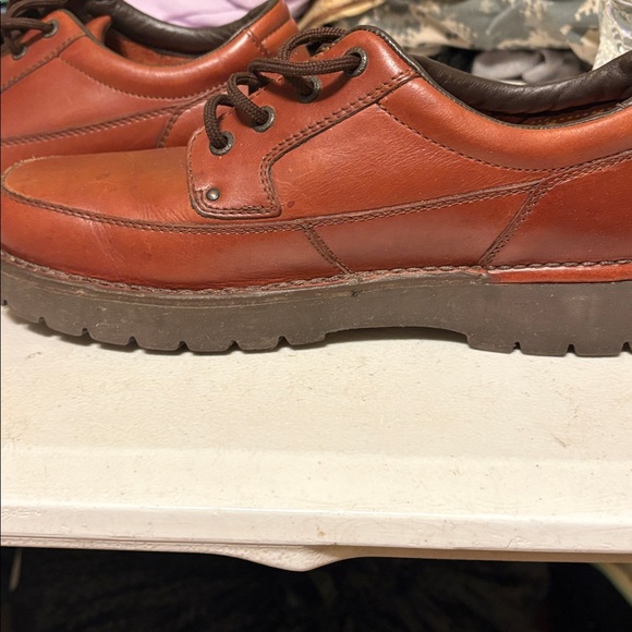 Rockport Brown Oxford Shoes with Classic Design - Picture 6 of 8